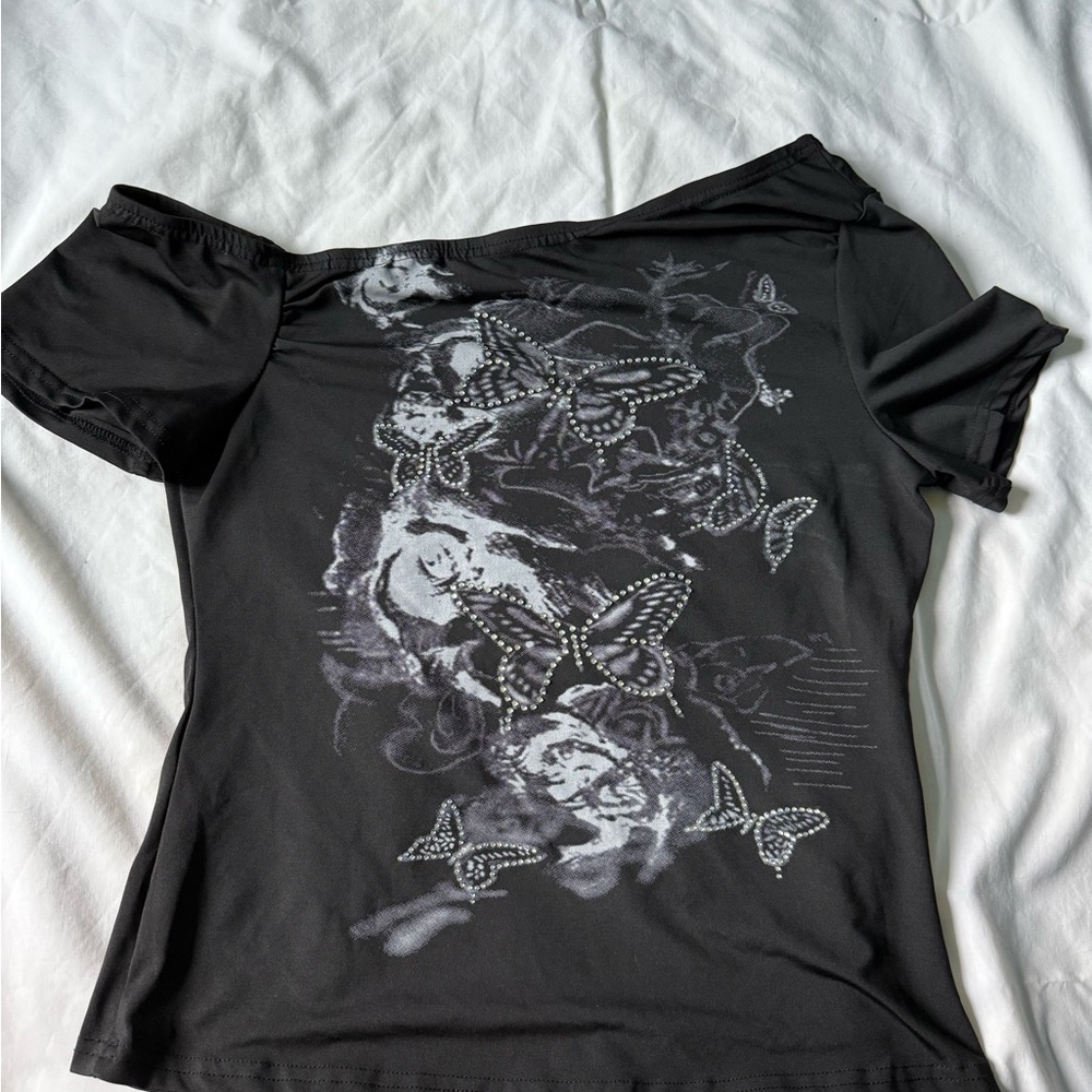 SHEIN Black Butterfly Graphic Short Sleeve Top
